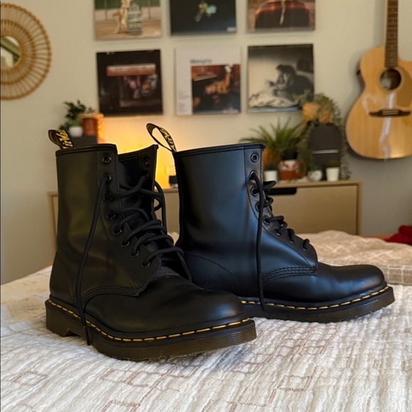 Dr. Martens Black Combat Boots 1460W- Size 8 - Picture 4 of 5